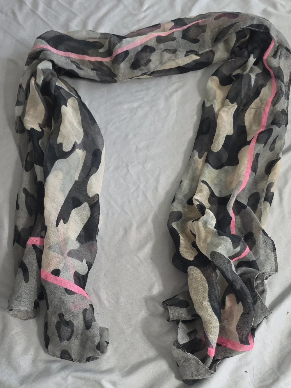 Lightweight Gray Camo Scarf with Pink Accent